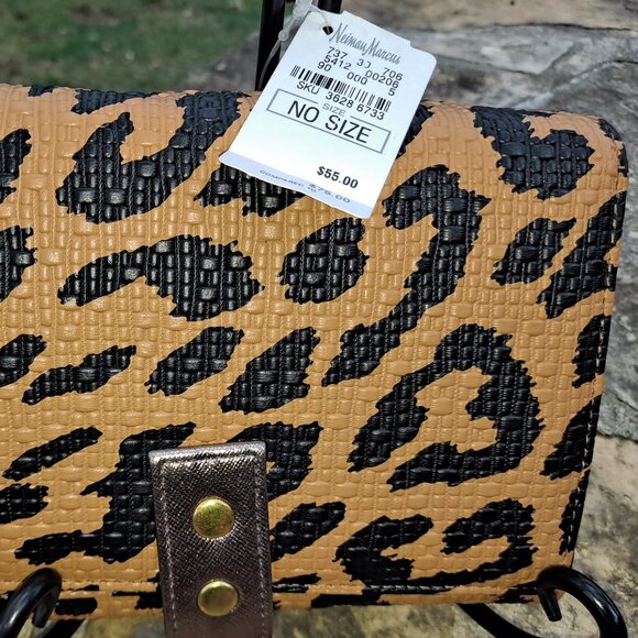 Wallet organizer by Neiman Marcus (NWT) - Picture 2 of 7